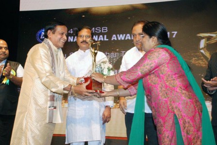Guru Shekhar Tanjorkar being faliciated at 4th CMSB National Award, India - 2017